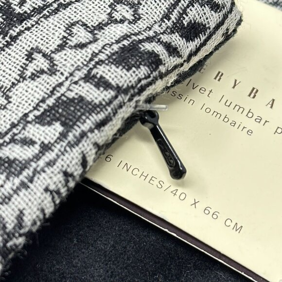 Pottery Barn Jacquard Velvet Lumbar Pillow Cover Black White Paisley 16 x26 Set - Picture 9 of 9